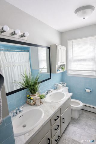 88 Elizabeth Ann Drive, New Haven, CT 06512