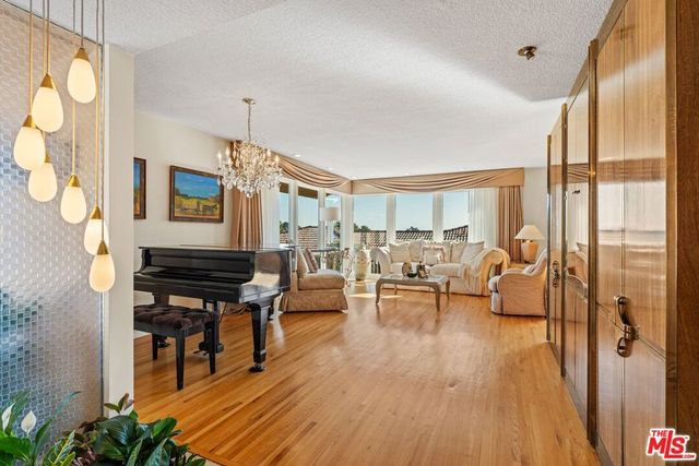 4845 Parkglen Avenue, View Park, CA 90043