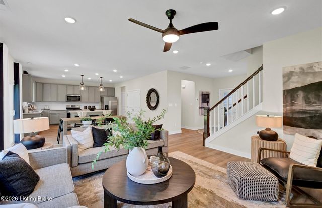 3000 Catalpa Glen Dr, Fisherville, KY 40023
