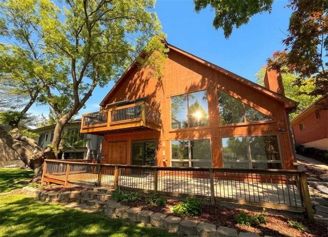 155 North Shore Drive, Lake Waukomis, MO 64151