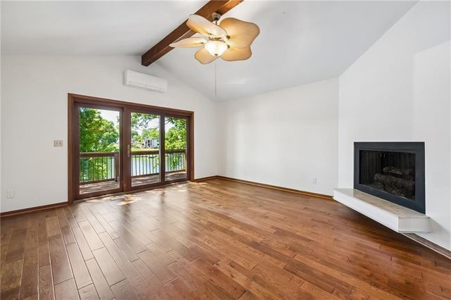 155 North Shore Drive, Lake Waukomis, MO 64151