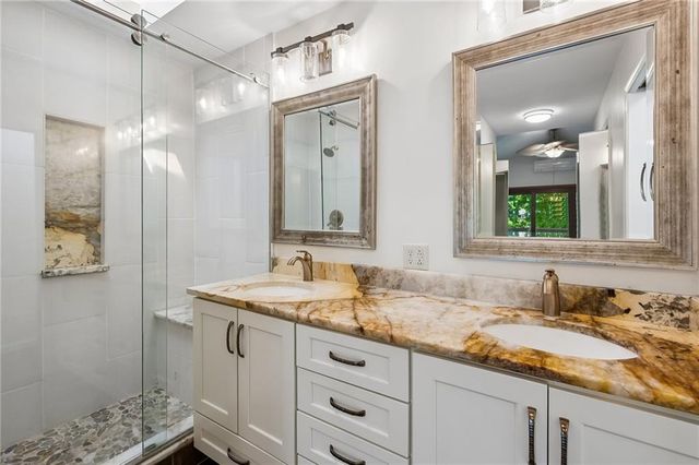 155 North Shore Drive, Lake Waukomis, MO 64151