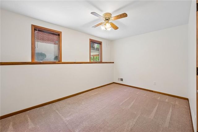 155 North Shore Drive, Lake Waukomis, MO 64151