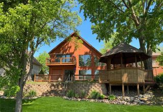 155 North Shore Drive, Lake Waukomis, MO 64151