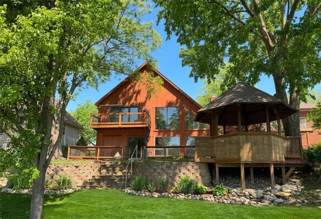 155 North Shore Drive, Lake Waukomis, MO 64151