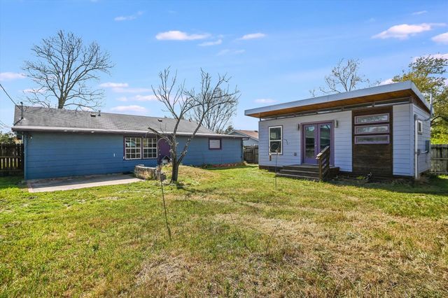 100 E Lisa DR, Austin, TX 78752