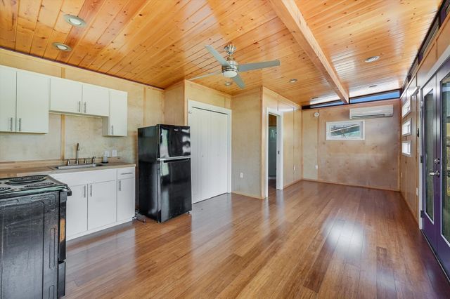 100 E Lisa DR, Austin, TX 78752