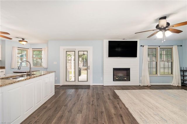 2044 Columbo AVE, Chesapeake, VA 23321
