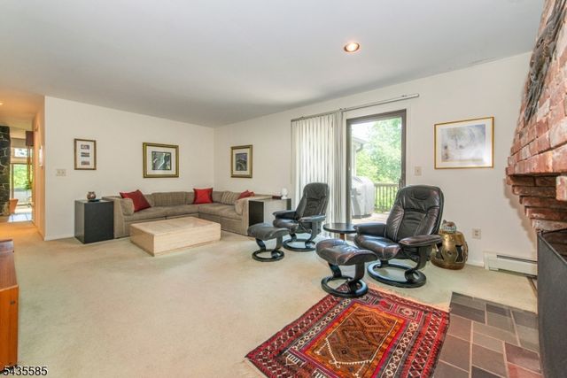 15 Wilshire Dr, Sparta Twp., NJ 07871
