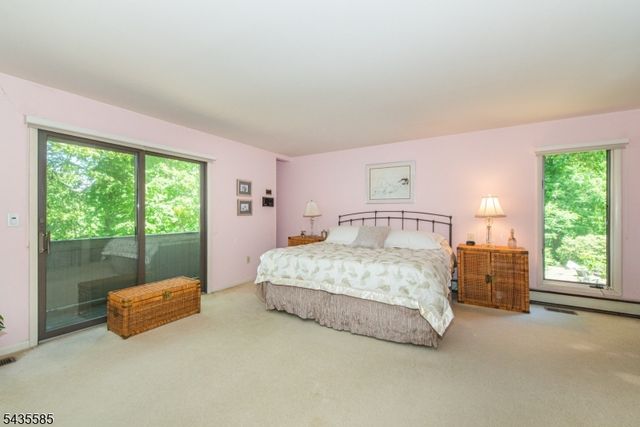 15 Wilshire Dr, Sparta Twp., NJ 07871