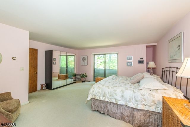15 Wilshire Dr, Sparta Twp., NJ 07871