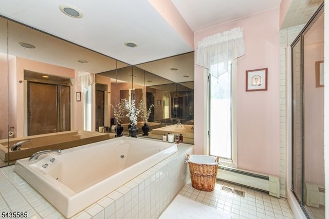 15 Wilshire Dr, Sparta Twp., NJ 07871