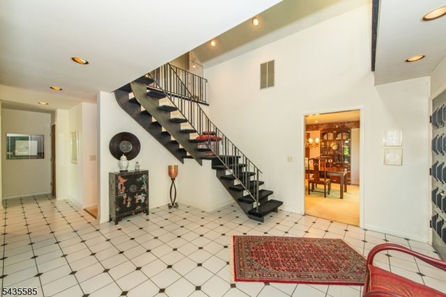 15 Wilshire Dr, Sparta Twp., NJ 07871