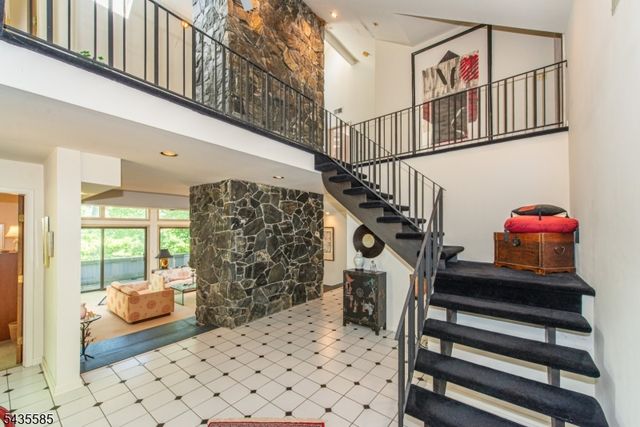 15 Wilshire Dr, Sparta Twp., NJ 07871