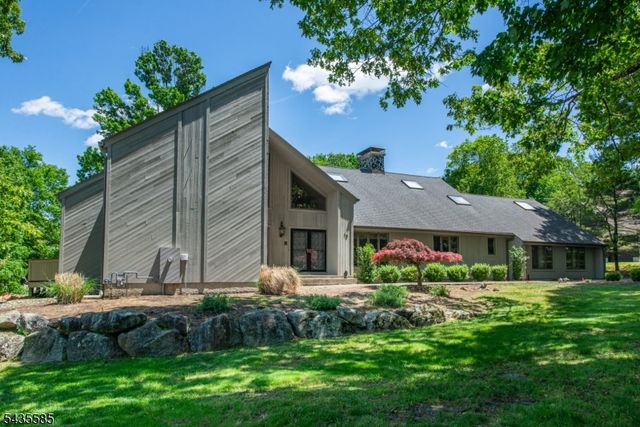 15 Wilshire Dr, Sparta Twp., NJ 07871