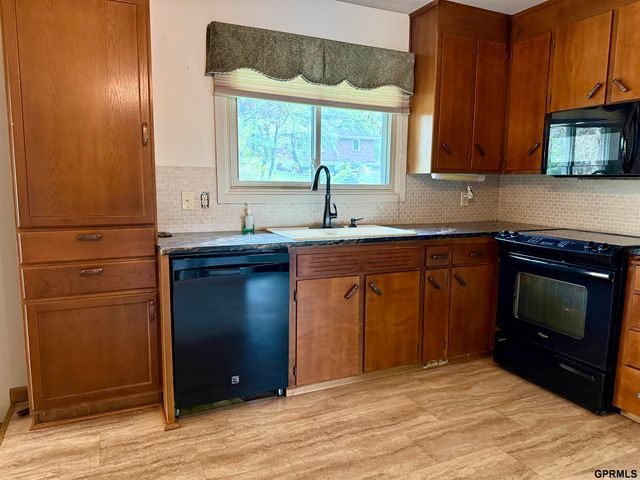 410 Skyway Road, Lincoln, NE 68505