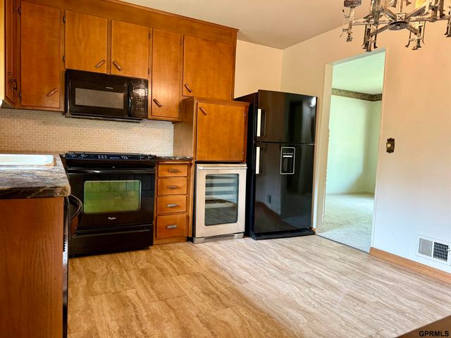 410 Skyway Road, Lincoln, NE 68505