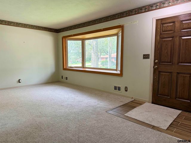 410 Skyway Road, Lincoln, NE 68505