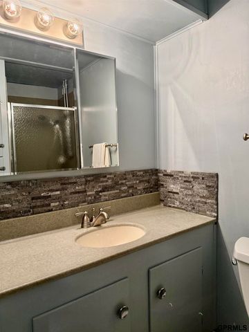 410 Skyway Road, Lincoln, NE 68505