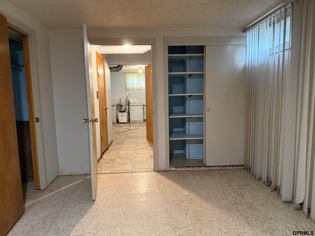 410 Skyway Road, Lincoln, NE 68505
