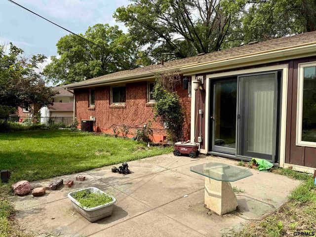 410 Skyway Road, Lincoln, NE 68505