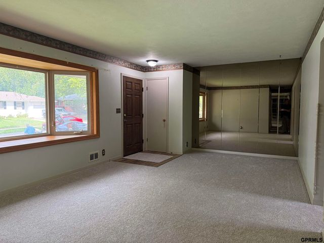 410 Skyway Road, Lincoln, NE 68505