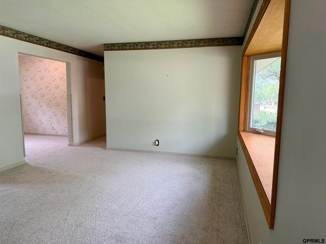 410 Skyway Road, Lincoln, NE 68505