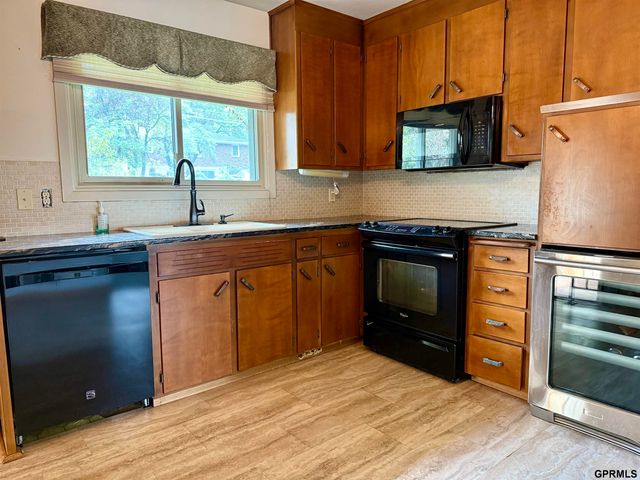 410 Skyway Road, Lincoln, NE 68505