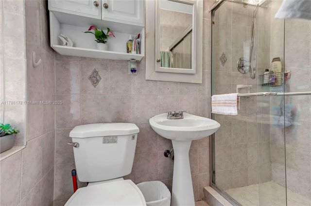 5801 W 2nd Ct, Hialeah, FL 33012