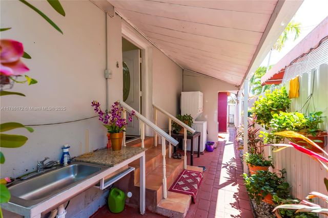5801 W 2nd Ct, Hialeah, FL 33012