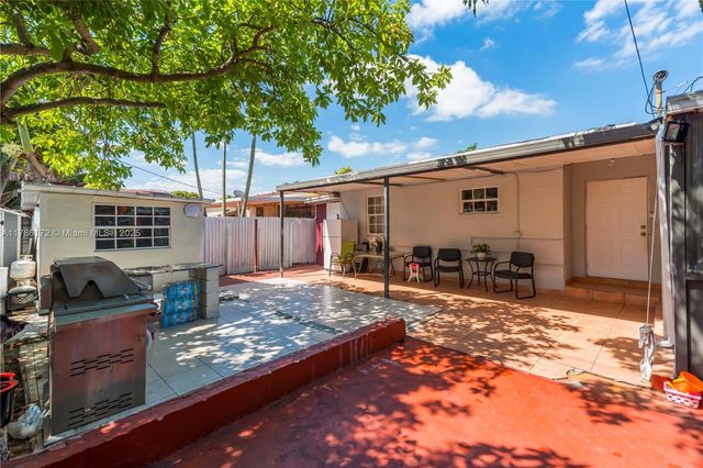 5801 W 2nd Ct, Hialeah, FL 33012