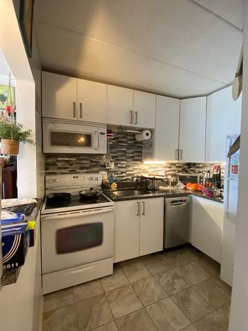 40 High St 308, Dedham, MA 02026