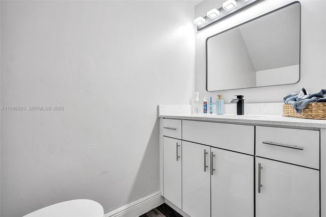 7402 NW 75th St, Tamarac, FL 33321