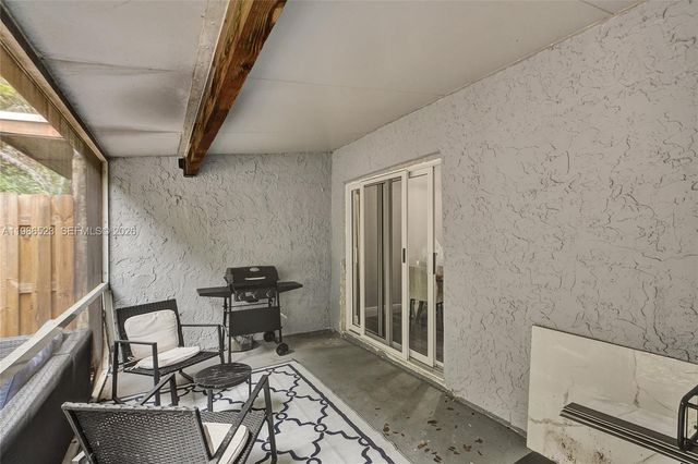 7402 NW 75th St, Tamarac, FL 33321