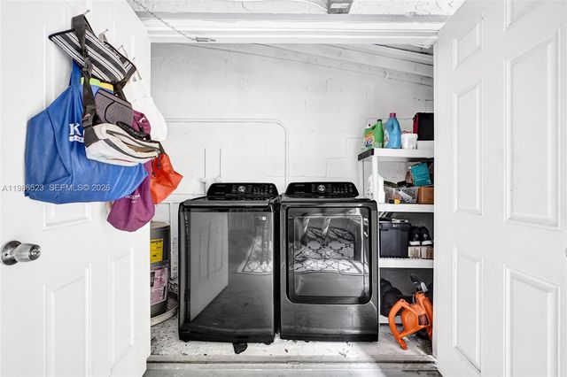 7402 NW 75th St, Tamarac, FL 33321