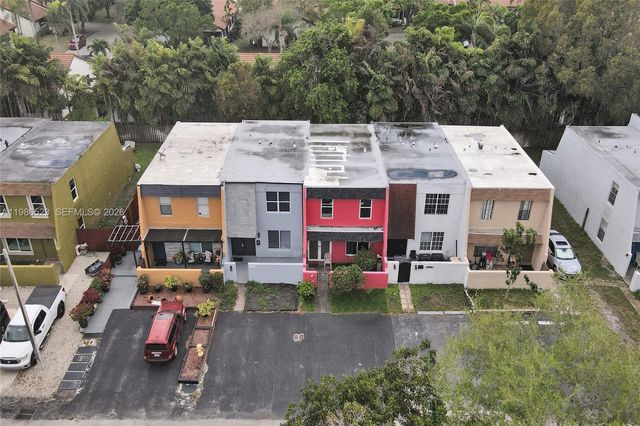 7402 NW 75th St, Tamarac, FL 33321