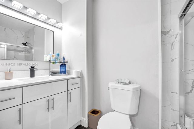 7402 NW 75th St, Tamarac, FL 33321