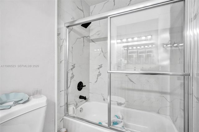 7402 NW 75th St, Tamarac, FL 33321