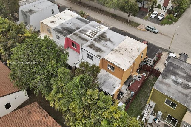 7402 NW 75th St, Tamarac, FL 33321