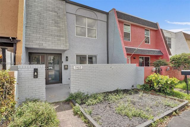 7402 NW 75th St, Tamarac, FL 33321