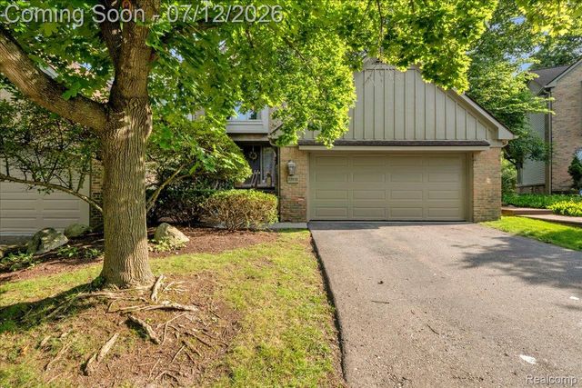 37418 Legends Trail Drive, Farmington Hills, MI 48331