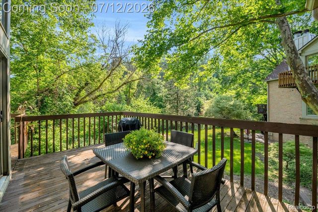 37418 Legends Trail Drive, Farmington Hills, MI 48331