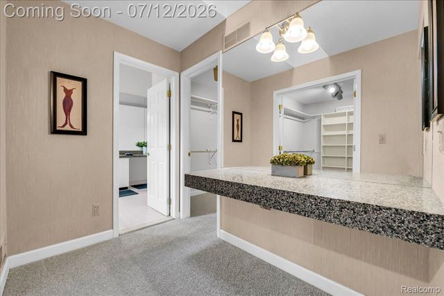 37418 Legends Trail Drive, Farmington Hills, MI 48331