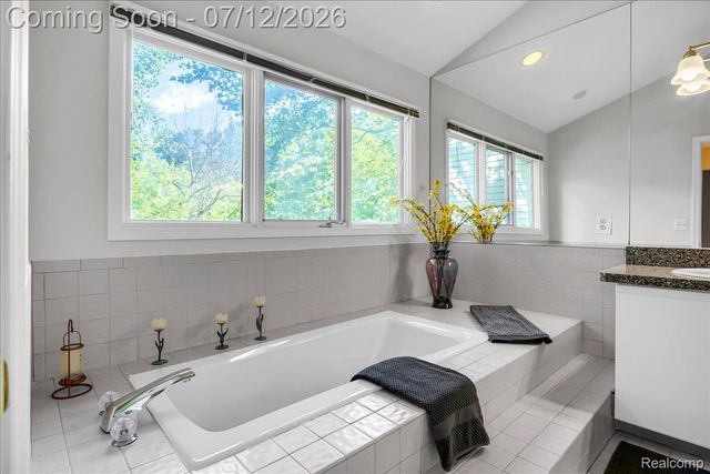 37418 Legends Trail Drive, Farmington Hills, MI 48331