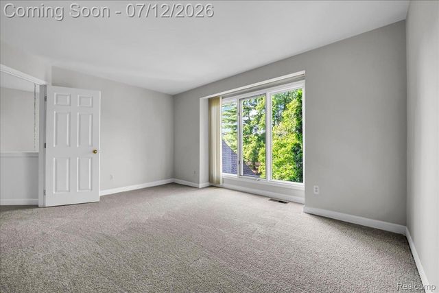 37418 Legends Trail Drive, Farmington Hills, MI 48331