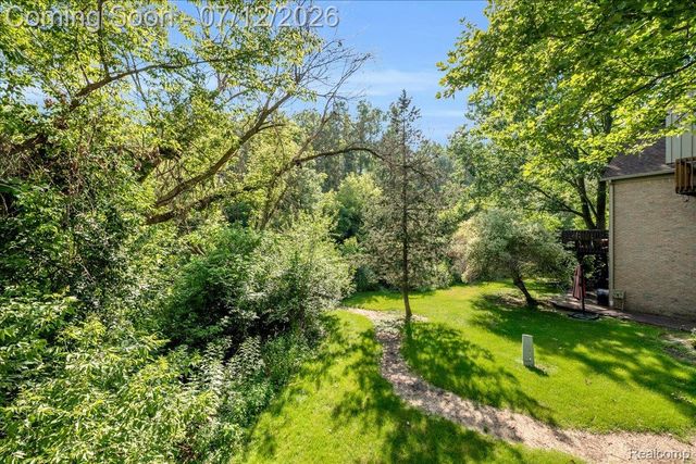 37418 Legends Trail Drive, Farmington Hills, MI 48331