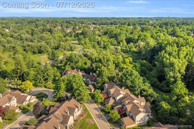 37418 Legends Trail Drive, Farmington Hills, MI 48331