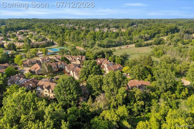37418 Legends Trail Drive, Farmington Hills, MI 48331