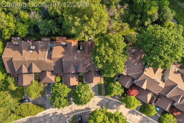 37418 Legends Trail Drive, Farmington Hills, MI 48331