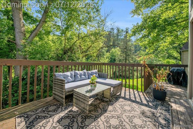 37418 Legends Trail Drive, Farmington Hills, MI 48331